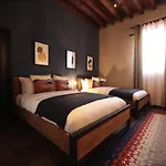 Antigua Trece Hotel Fusion